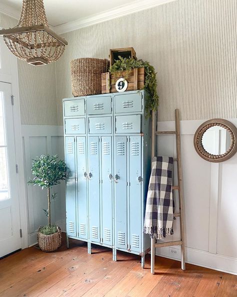 5,872 Likes, 287 Comments - Jenny (@bigfamilylittlefarmhouse) on Instagram: “I never dreamed a finger in the eye from my 4yo could turn into weeks of pain, vision loss and…” Metal Lockers Ideas For Home, Lockers Ideas For Home, Entryway Farmhouse, Locker Ideas, Vintage Lockers, Little Farmhouse, Cottage Decor Farmhouse, Diy Light Fixtures, New Farmhouse