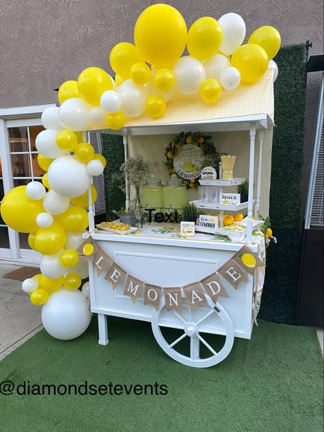 Lemonade cart Desert Cart Ideas, Lemonade Cart Ideas, Party Snack Cart, Snacks Cart, Candy Cart Decoration, Candy Cart Plans, Dessert Cart Ideas, Diy Candy Cart, Lemonade Cart