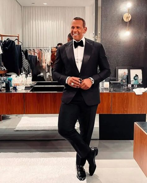 Men In Formal Wear, Sammy Sosa, Alex Rodriguez, Mlb Players, Wife And Kids, Husband Material, Dream Man, Male Celebrities, Poses For Photos