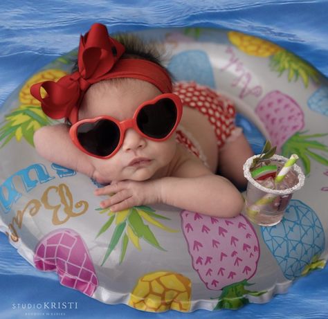 Summer Infant Photoshoot, Summer Photoshoot For Baby, Summer Baby Photoshoot Ideas, June Baby Photoshoot Ideas, June Photoshoot Ideas, June Baby Pictures Ideas, June Monthly Baby Photo, June Baby Photoshoot, 1 Month Baby Picture Ideas June