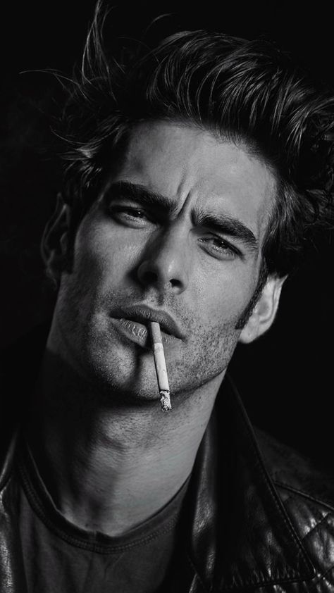 Male Model Jawline, Blond Vampire Male, Jon Kortajarena Photoshoot, Jon Kortajarena Gif, Golden Lions, Jon Kortajarena, Male Pose Reference, Mens Fashion Edgy, Famous Models