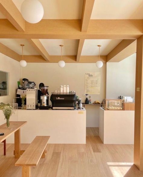 Korean Coffee Shop Interior, Japanese Bakery Shop, Japan Cafe Interior, Cute Korean Cafe, Muji Cafe, Korean Coffee Shop, Japanese Coffee Shop, Wooden Cafe, Coffee Shop Architecture