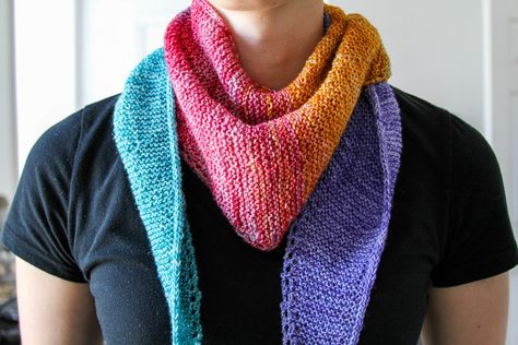 Super Simple Sock Shawl - free pattern — The Purl Bug Sock Yarn Scarf, Sock Yarn Shawls, Sock Yarn Knitting Patterns, Find Your Fade Shawl, Lace Knitting Shawl, Free Knit Shawl Patterns, Easy Scarf Knitting Patterns, Shawlette Pattern, Knitted Scarfs