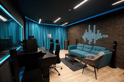 Modern Music Studio Design, Filming Studio Design, Studio Set Up, Podcast Studio Ideas, Music Studio Room Luxury, Podcast Studio Design Ideas, Music Studio Ideas, Podcast Room Ideas, Music Studio Room Ideas