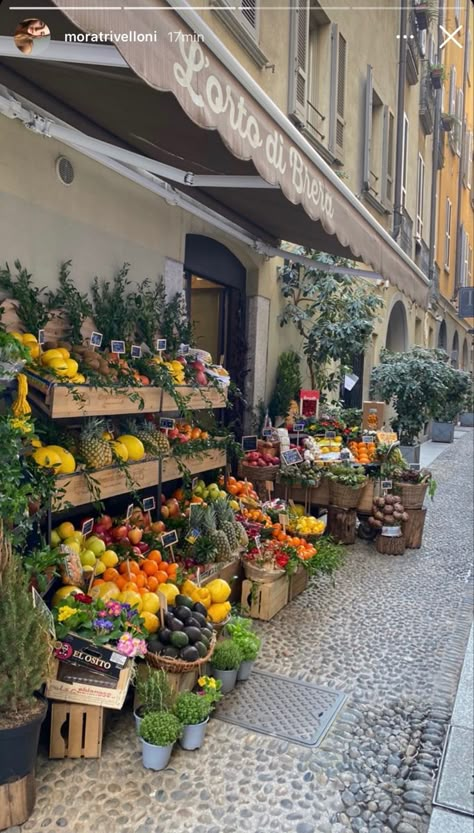 Mercado Aesthetic, Italian Market, Summer Marketing, Italian Village, Outdoor Market, Farm Stand, Italian Summer, 2023 Vision Board, Fruit And Veg