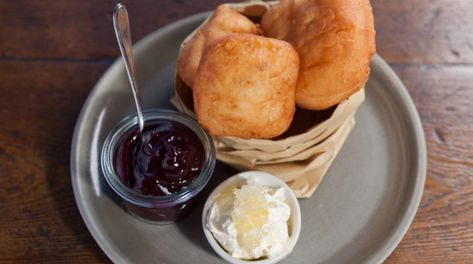 Recipes | Māori Television Maori Fry Bread Recipe, Kiwi Treats, Maori Recipes, Fiji Recipes, Maori Activities, Maori Food, Honey Whipped Cream, Fish Batter, Fish Batter Recipe