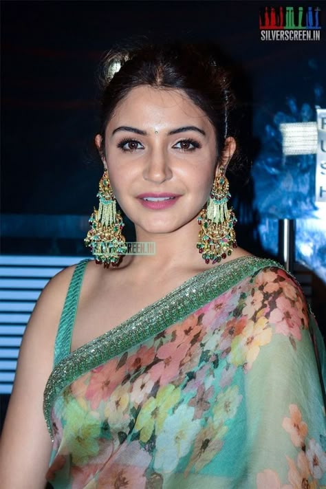 Anushka Sharma Outfits, Anushka Sharma Saree, Jessica Jarrell, Jhumka Collection, Mauni Roy, Engagement Looks, Simple Saree Designs, Cricket Wallpapers, Shruti Hassan