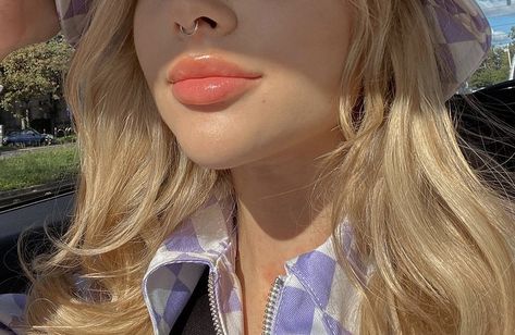 Lips With Cupids Bow, Round Cupids Bow Lips, Rounded Cupids Bow Lips, Bow Lips, Cupids Bow Lips, Face Features, Cupids Bow, Beauty Trends, Eyebrows