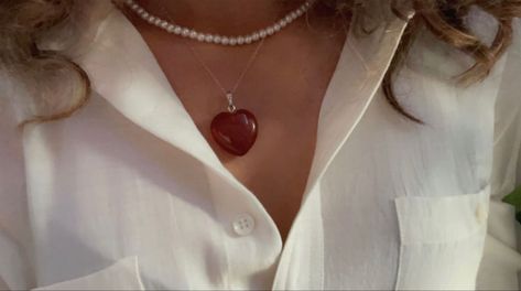 Carnelian Necklace Aesthetic, Carnelian Aesthetic, 2023 Moodboard, Clueless Vibes, Aesthetic Necklace, Necklace Aesthetic, Crystal Aesthetic, Jewelry Styles, Carnelian Crystal