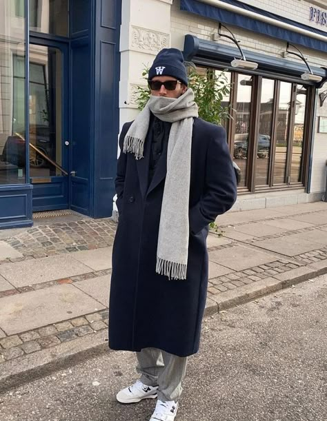 Men Coat Outfit, Navy Coat Outfit, Peacoat Outfit, Masculinity Quotes, Coat Outfit Casual, Mantel Outfit, Blue Parka, Long Coat Men, Outfits Men Streetwear