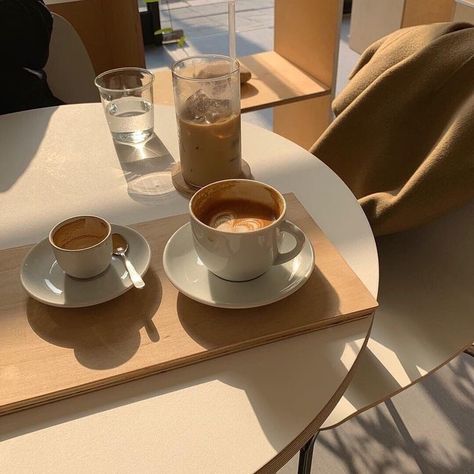 le café aesthetic Coffee Shop Aesthetic, Cups Of Coffee, Cream Aesthetic, Aesthetic Coffee, Beige Aesthetic, Brown Aesthetic, Coffee Cafe, Puddings, Cafe Food