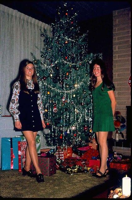 1970 Yuba City (found photo) | retrohound.org | Retrohound | Flickr 1970s Christmas, 70s Christmas, Vintage Christmas Photos, Ghost Of Christmas Past, Mid Century Christmas, Christmas Memories, Old Christmas, Old Fashioned Christmas, Retro Pop