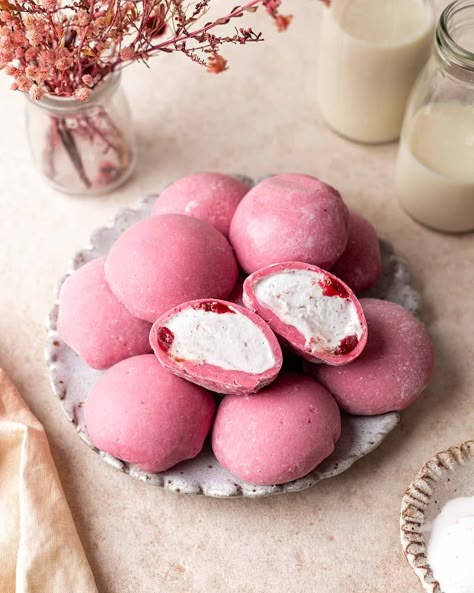 Vegan Strawberry Mochi Ice Cream - Rainbow Nourishments Mochi Ice Cream Photography, Rainbow Nourishments, Vegan Mochi, Garden Party Food Ideas, Recipes For Hot Days, Easy Food Hacks, Summer Buffet, Finger Foods For Party, Ice Cream Mochi