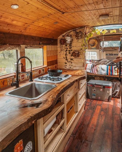 Boxcar House, School Bus Tiny House, School Bus House, Diy Camper Van, Shasta Camper, Tiny House Camper, Bus Ideas, Bus Living, Modern Kitchen Design White