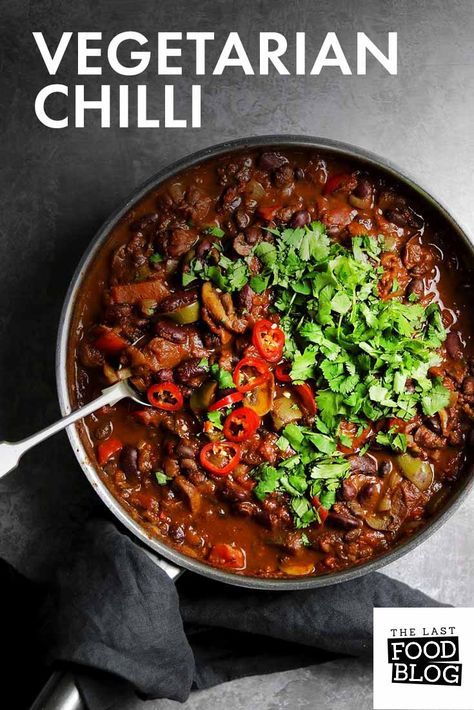 Chilli Recipe Vegetarian, Veggie Chili Recipe, Souvlaki Chicken, Chili Crock Pot, Easy Vegetarian Chili Recipe, Vegetarian Chili Crock Pot, Vegetarian Chilli, Chili Recipe Stovetop, Stovetop Chili