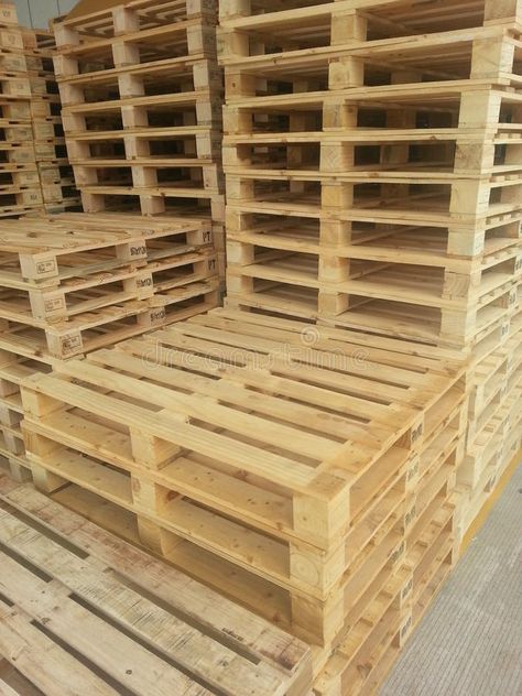 Shipping Pallets, Animation Illustration, Visual Research, Work Gear, Graphics Animation, Show Room, Wooden Pallets, Dream Board, Fashion Set