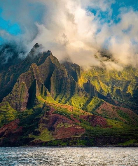 Tropical Landscape Photography, Hawaii Landscape Photography, Hawaii Images, Kauai Honeymoon, Napali Coast Kauai, Hawaii Nature, Summer Vacation Essentials, Hawaii Landscape, Kauai Travel