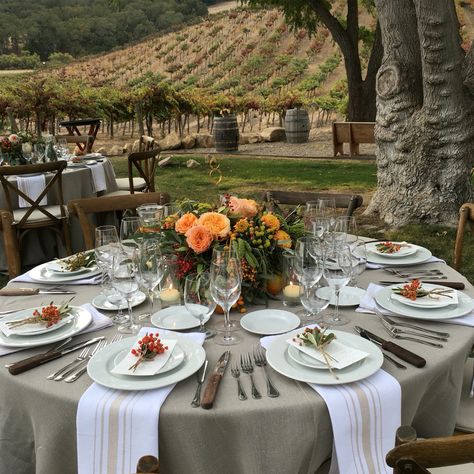 Round Table Outdoor Wedding, Outdoor Wedding Round Table Settings, Winery Wedding Table Setting, Wedding Table Circle, Winery Table Setting, Circle Wedding Table, Vineyard Table Decor, Wedding Table Decorations Circle Tables, Outdoor Vineyard Wedding Reception