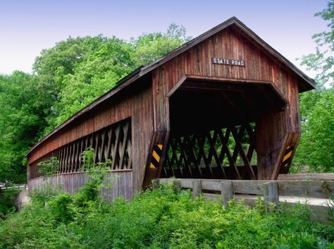 This 157-foot long bridge in Monroe Township is another one of the 16 drivable bridges in Ashtabula County. Ohio Day Trips, Ashtabula County, Fall Foliage Road Trips, Things To Do In Ohio, Old Bridges, Beautiful Bridges, Road Bridge, Ohio Travel, Bridge Building