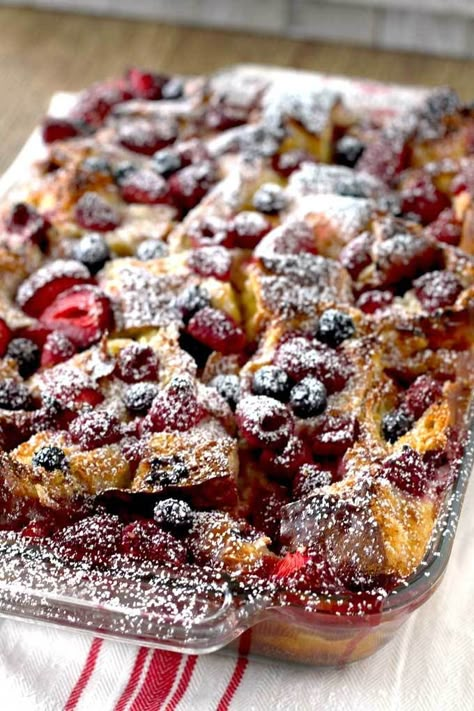 Easy to make, rich, decadent and full of berries. This Very Berry Bread Pudding is delicious and the perfect make ahead dish to enjoy for dessert, breakfast or brunch! Scone Bread Pudding, Mixed Berry Bread Pudding, Blackberry Bread Pudding, Berry Bread Pudding Recipe, Make Ahead Bread Pudding, Bread Pudding With Fruit, Fruit Bread Pudding, Dessert Souffle, Raspberry Bread Pudding