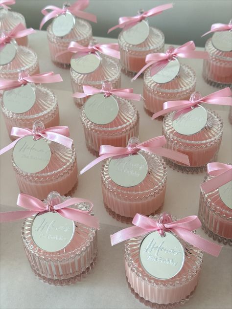 Pink soy wax candles. Event candles. Birthday favours Giveaway Ideas For Birthday, Birthday Guest Gift Ideas, Pink Candles Aesthetic, Birthday Debut, 21st Birthday Candles, 18th Birthday Debut, 80th Birthday Party Favors, Candle Giveaway, Birthday Favours