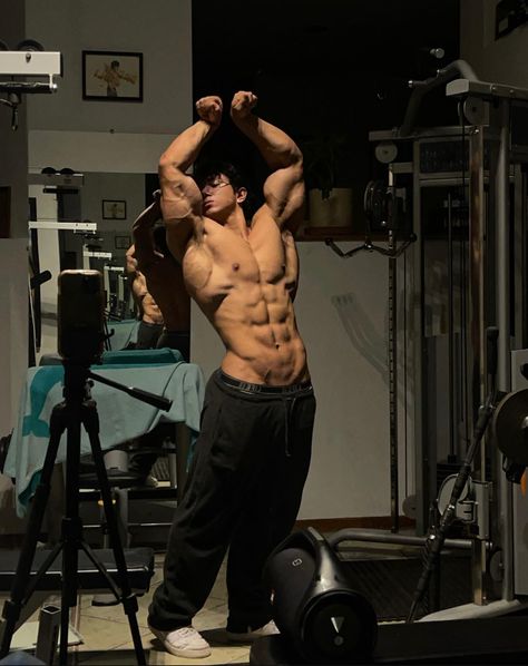 #wallpaper #fitness #shredded #bodybuilding #aesthetic #abs #fitnessmodel #hot #natural #sixpack 남성 근육, Aesthetics Bodybuilding, Workout Pics, Bodybuilding Pictures, Bodybuilding Workout Plan, Gym Guys, Wellness Massage, Gym Photos, Fitness Inspiration Body