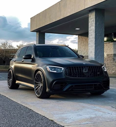 #mercedes #mercedesbenz #mercedesamg #amg #thebestornothing #black #suv Glc 63 Amg, Glc Mercedes, Black Suv, Black Mercedes, Benz Suv, Mercedes Benz World, Mercedes Ml350, The Best Or Nothing, Mercedes Glc