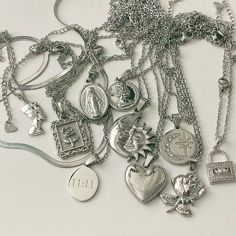 ❉✦BOHOMOON✦❉ on Instagram: “Silver lovers ☁️30% off with code JUNE” Grunge Jewelry, Pretty Jewelry Necklaces, Indie Jewelry, Common Thread, Jewelry Accessories Ideas, Dope Jewelry, Funky Jewelry, Girly Jewelry, Dream Jewelry