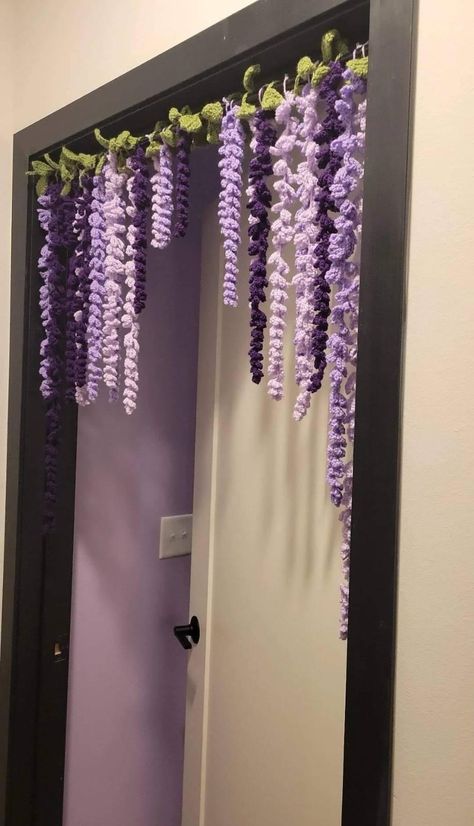 Crochet Patterns Fairy, Crochet Patterns Witchy, Crochet Door Hanging Free Pattern, Dorm Crochet Ideas, Crochet Room Decor Ideas Bedrooms, Crochet Room Decor Free Pattern, Crochet Wall Art Pattern Free, Crochet Dorm Decor, Purple Crochet Ideas