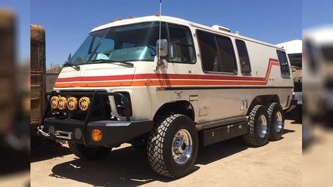 This Crazy Custom GMC Motorhome 6x6 Is Far From Finished Mobil Mustang, Kombi Motorhome, Gmc Motorhome, Overland Gear, Bug Out Vehicle, 4x4 Van, Off Road Camper, Cool Vans, Overland Vehicles