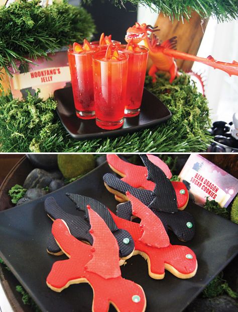 How to Train Your Dragon Birthday Party Dessert Table // Hostess with the Mostess® Toothless Birthday Cake, Dragon Party Ideas, Httyd Party, Toothless Party, Push Cake, Birthday Party Dessert Table, Dragon Birthday Party, Dragon Punch, Cake Push Pops