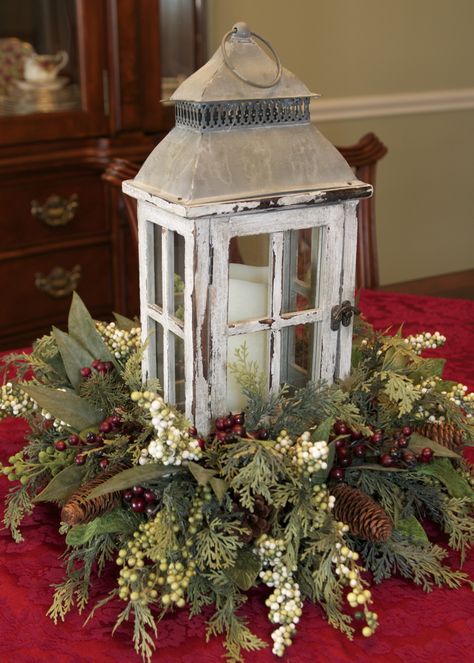 Winter Lantern Centerpiece by Linda Rosia. Christmas Lantern Decor Ideas, Christmas Lantern Ideas, Natal Country, Lantern Christmas Decor, Christmas Table Decorations Diy, Diy Christmas Table, Centerpiece Christmas, Centerpieces Diy, Lantern Ideas