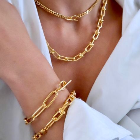 Gold Pearl Jewelry, Aesthetic Yellow, Modern Gold Jewelry, Gold Link Chain, Golden Jewelry, Jewelry Fashion Trends, Classy Jewelry, Gold Chain Jewelry, Gold Necklace Layered