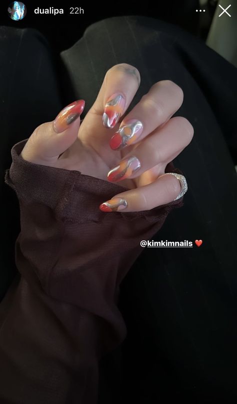 Dua Lipa Nails, Influencer Nails, The 70s Aesthetic, Nessa Nails, Euphoria Nails, Acrylic Nails Nude, Celebrity Nails, Nails Chrome, Face Nails