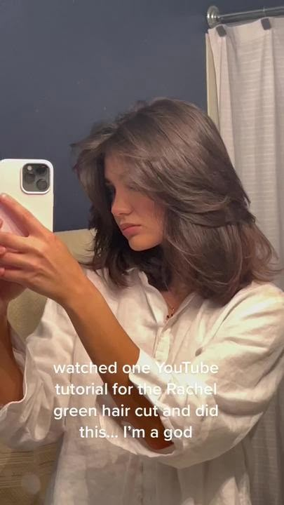 Grace Brinkly, Round Face Short Hairstyles, Curly Long Bob, Flattering Hairstyles For Round Faces, Haircuts To Try, Flattering Hairstyles, Textured Layers, So Annoying, Rachel Green