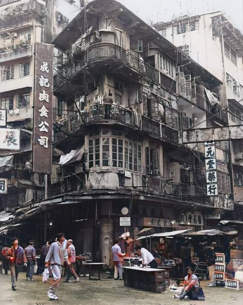 Hong Kong Urban Photography, Street House Design, Slums Aesthetic, City Slums, Shanghai Aesthetic, Kowloon Walled City, Urban Core, City Reference, Scifi City