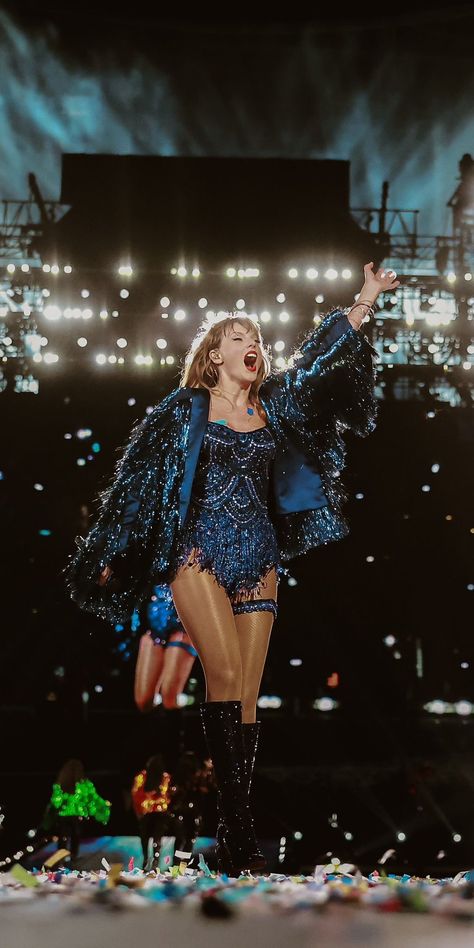 Taylor Swift Fotos, Taylor Swift Images, Photos Of Taylor Swift, Taylor Swift Fan Club, Taylor Swift Tour Outfits, Estilo Taylor Swift, Swift Photo, Taylor Swift Posters, Taylor Swift Cute