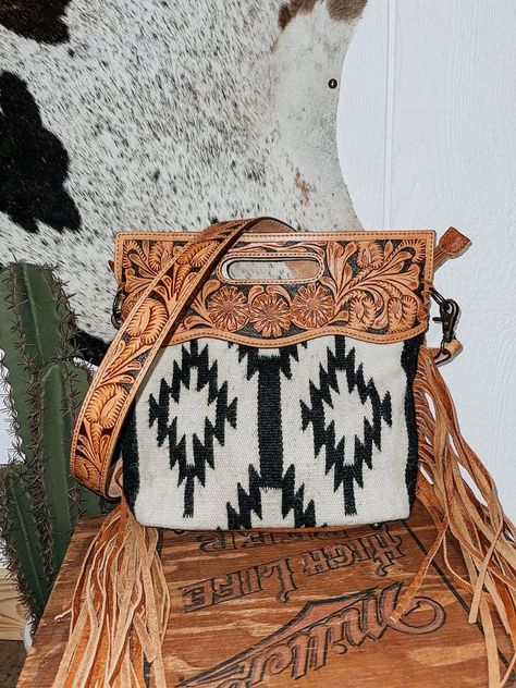 Western Bags Purses, Leather Fringe Handbag, Western Bags, Western Bag, Country Outfit, Cowgirl Accessories, Fringe Handbags, Southern Outfits, Tooled Leather Purse