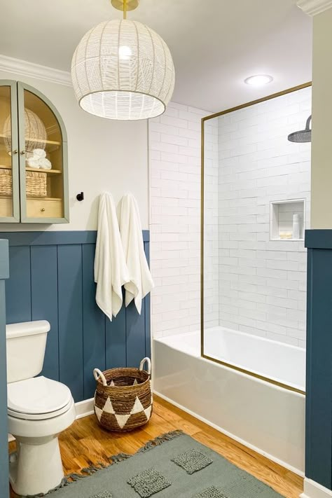 Blue Teal Bathroom, No Window Bathroom, Small Windowless Bathroom, Windowless Bathroom, City Bathrooms, Add A Bathroom, Prison Cell, Easy Design, Bathroom Windows