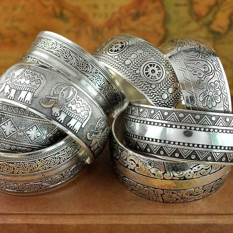 Modern Boho Fashion, Vintage Cuff Bracelet, Boho Cuff, Geometric Bracelet, Tibetan Jewelry, Vintage Bangles, Geometric Animals, Festival Looks, Silver Bangle Bracelets