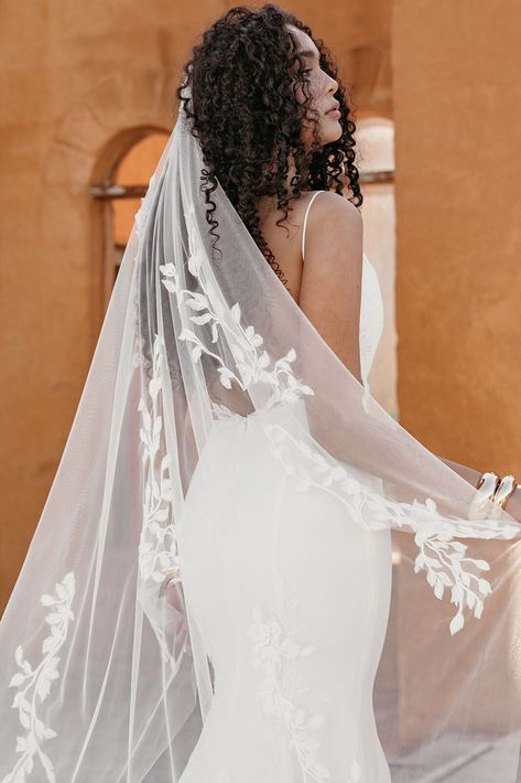 Tulum | Brand New Collection By Lovers Society | Festival Brides Curly Bride Hairstyles, Afro Wedding, Curly Bride, Bride Hairstyles With Veil, Veil Tiara, Modern Bohemian Wedding, Entrance Wedding, Romantic Veil, Hairstyles With Veil