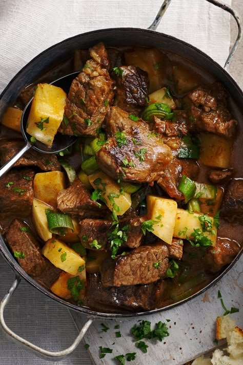 A warming beef stew flavoured with ginger, paprika and horseradish. It’s lovely with dauphinoise potatoes and green vegetables. Mary Berry Beef Stew, Marry Berry Recipes, Dauphinoise Potatoes, Short Rib Recipes, Mary Berry Recipes, Mary Berry Recipe, Beef Short Rib Recipes, Merry Berry, Berry Recipes