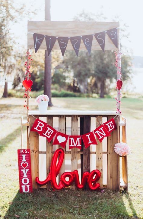 Valentine's Day Store Windows, Valentine’s Day Outdoor Photoshoot, Valentine’s Day Photoshoot Outdoors, Valentines Day Mini Session Ideas Indoor, Valentines Mini Session Outdoor, Valentines Photoshoot Ideas Outdoors, Valentine’s Day Photo Booth, Valentine Photo Booth Ideas, Valentines Photo Booth Backdrop