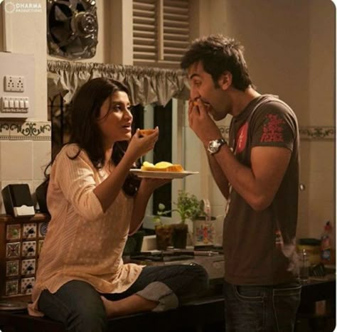 Wake Up Sid Aesthetic, Konkona Sen, Amanda Oleander, Wake Up Sid, Konkona Sen Sharma, When No One Is Watching, Ayan Mukerji, Vintage Bollywood Aesthetic, Dharma Productions