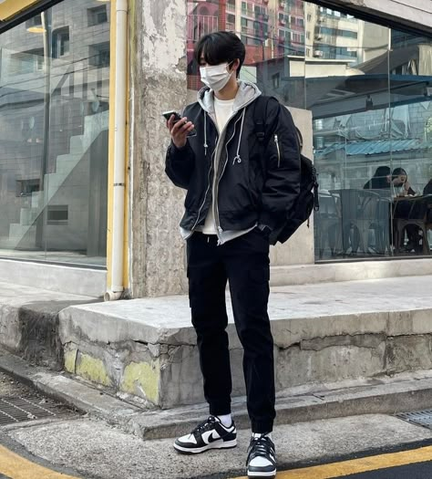 Asian Street Style Men, Korean Outfit Male, Korean Outfits Men, Korean Streetwear Fashion, Korean Winter Outfits, Casual Outfits Winter, Boys Winter Clothes, Streetwear Fashion Men, Korean Streetwear