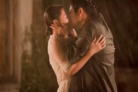 Something In The Rain; Jung Hae-in and Son Ye-jin Young Movie, Something In The Rain, Korean Tv Series, Rain Quotes, Jung Haein, Movie Sites, Streaming Sites, Photo Sketch, Netflix Streaming