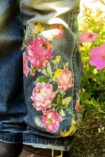 Patched Jeans Diy, Applique Jeans, Upcycle Clothes Diy, Embellished Clothing, Altered Couture, Oh My Goodness, Painted Jeans, Vintage Patches, Denim Crafts