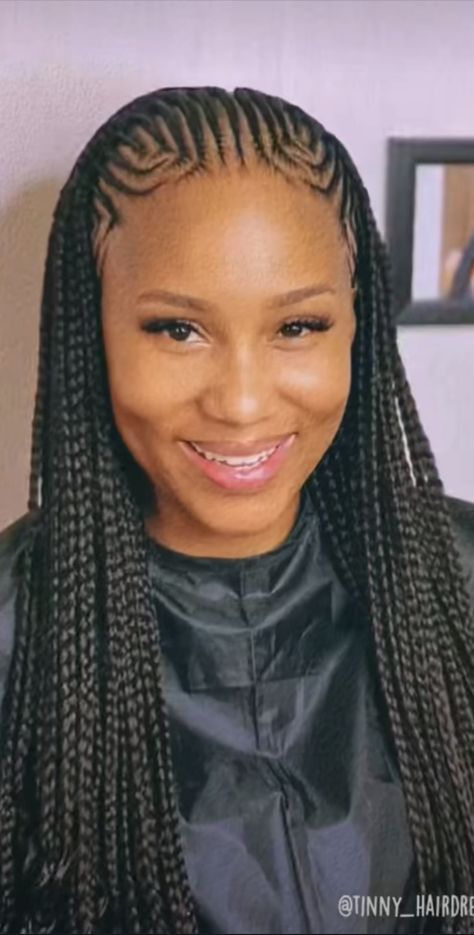 Ghanian Lines, Push Back Hairstyle, Conrows Lines And Braids, Ponytail Braid Hairstyles, Summer Cornrows, Glamour Makeup Looks, Cornrows Braids For Black Women, Crown Ideas, Sparkle Wallpaper