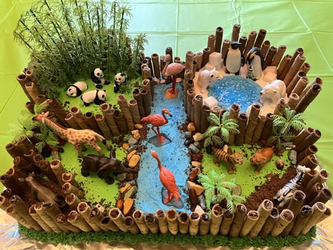 Zoo Cake Birthday, Zoo Birthday Cake Ideas, Wild Animal Cakes For Kids, Zoo Animal Cake, Zoo Cake Ideas, Jungle Cake Ideas, Safari Birthday Cake, Safari Cake, Zoo Theme Birthday Cake