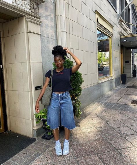 Bermuda Shorts Outfit Summer, Jorts Outfit Women’s, Long Shorts Outfits Women, Jorts Fashion, Different Types Of Tops, Types Of Tops, Jeans Aesthetic, Daily Aesthetic, Street Style Outfits Casual